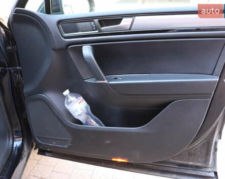 Черный Фольксваген Туарег, объемом двигателя 3 л и пробегом 142 тыс. км за 22900 $, фото 47 на Automoto.ua