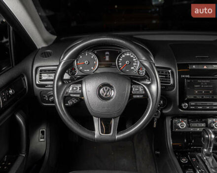 Чорний Фольксваген Туарег, об'ємом двигуна 2.97 л та пробігом 163 тис. км за 21900 $, фото 5 на Automoto.ua