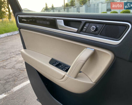 Черный Фольксваген Туарег, объемом двигателя 2.97 л и пробегом 185 тыс. км за 22999 $, фото 60 на Automoto.ua