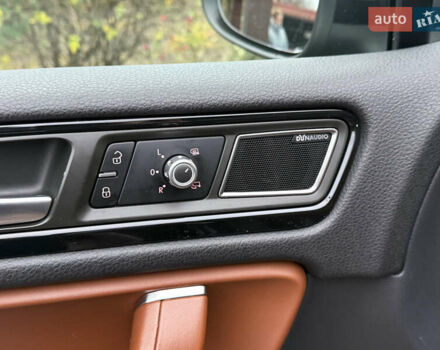 Чорний Фольксваген Туарег, об'ємом двигуна 4.13 л та пробігом 258 тис. км за 28500 $, фото 11 на Automoto.ua