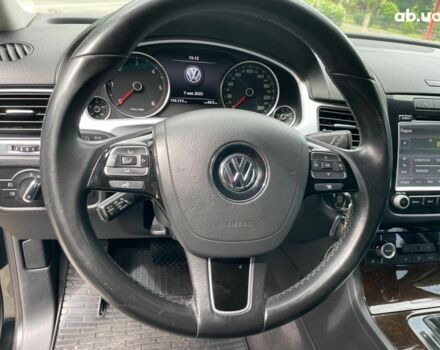 Чорний Фольксваген Туарег, об'ємом двигуна 3 л та пробігом 197 тис. км за 27490 $, фото 26 на Automoto.ua