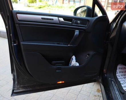 Черный Фольксваген Туарег, объемом двигателя 3 л и пробегом 142 тыс. км за 22900 $, фото 12 на Automoto.ua