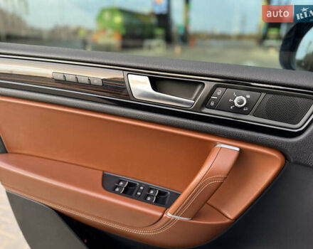 Черный Фольксваген Туарег, объемом двигателя 3 л и пробегом 275 тыс. км за 20999 $, фото 16 на Automoto.ua