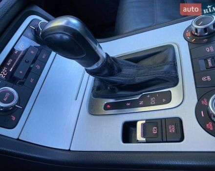 Черный Фольксваген Туарег, объемом двигателя 3 л и пробегом 236 тыс. км за 22900 $, фото 25 на Automoto.ua