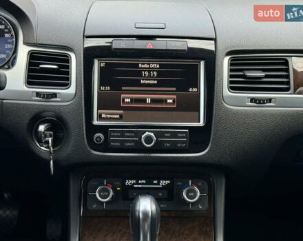 Черный Фольксваген Туарег, объемом двигателя 2.97 л и пробегом 150 тыс. км за 28500 $, фото 32 на Automoto.ua