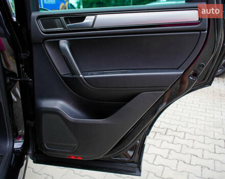 Черный Фольксваген Туарег, объемом двигателя 3 л и пробегом 236 тыс. км за 24999 $, фото 41 на Automoto.ua