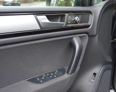 Черный Фольксваген Туарег, объемом двигателя 3 л и пробегом 256 тыс. км за 18900 $, фото 17 на Automoto.ua