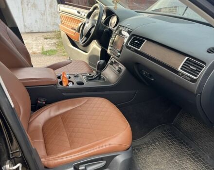 Черный Фольксваген Туарег, объемом двигателя 3 л и пробегом 258 тыс. км за 19000 $, фото 7 на Automoto.ua