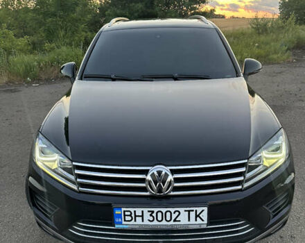Черный Фольксваген Туарег, объемом двигателя 3 л и пробегом 269 тыс. км за 32500 $, фото 2 на Automoto.ua