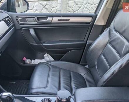 Чорний Фольксваген Туарег, об'ємом двигуна 3 л та пробігом 214 тис. км за 28000 $, фото 11 на Automoto.ua