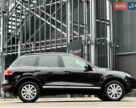 Черный Фольксваген Туарег, объемом двигателя 3 л и пробегом 245 тыс. км за 19500 $, фото 4 на Automoto.ua