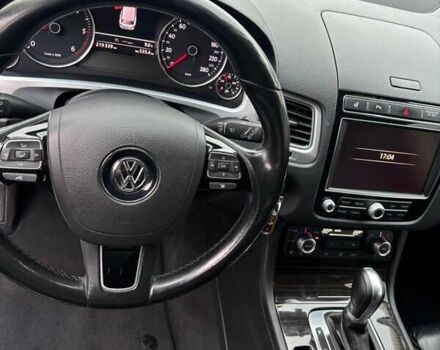 Чорний Фольксваген Туарег, об'ємом двигуна 2.97 л та пробігом 220 тис. км за 24500 $, фото 4 на Automoto.ua