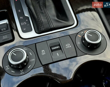 Черный Фольксваген Туарег, объемом двигателя 2.97 л и пробегом 150 тыс. км за 28500 $, фото 37 на Automoto.ua