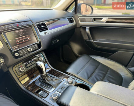 Черный Фольксваген Туарег, объемом двигателя 2.97 л и пробегом 216 тыс. км за 27400 $, фото 19 на Automoto.ua