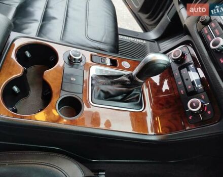 Черный Фольксваген Туарег, объемом двигателя 3 л и пробегом 252 тыс. км за 18600 $, фото 15 на Automoto.ua