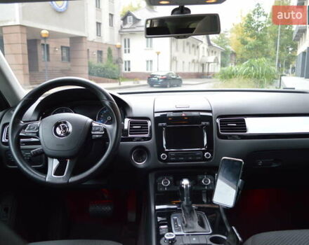 Чорний Фольксваген Туарег, об'ємом двигуна 2.97 л та пробігом 256 тис. км за 18900 $, фото 24 на Automoto.ua