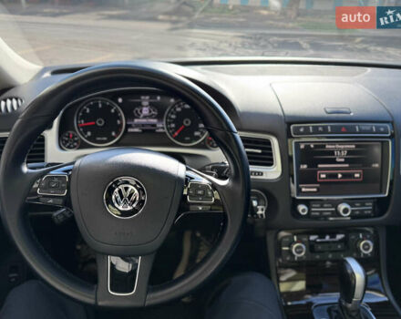 Черный Фольксваген Туарег, объемом двигателя 2.97 л и пробегом 216 тыс. км за 27400 $, фото 18 на Automoto.ua