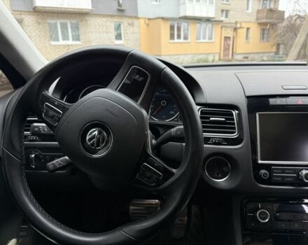 Черный Фольксваген Туарег, объемом двигателя 3 л и пробегом 250 тыс. км за 25000 $, фото 3 на Automoto.ua