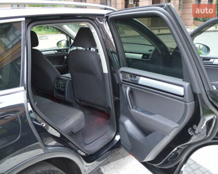 Чорний Фольксваген Туарег, об'ємом двигуна 2.97 л та пробігом 256 тис. км за 18900 $, фото 28 на Automoto.ua