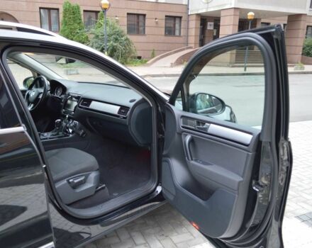 Черный Фольксваген Туарег, объемом двигателя 3 л и пробегом 256 тыс. км за 18900 $, фото 20 на Automoto.ua