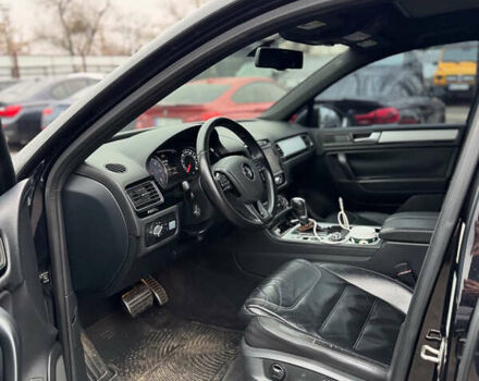 Черный Фольксваген Туарег, объемом двигателя 2.97 л и пробегом 200 тыс. км за 16000 $, фото 3 на Automoto.ua