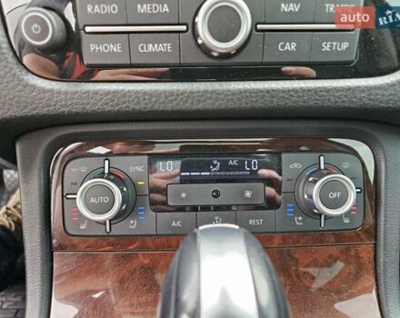 Черный Фольксваген Туарег, объемом двигателя 3 л и пробегом 236 тыс. км за 21600 $, фото 19 на Automoto.ua