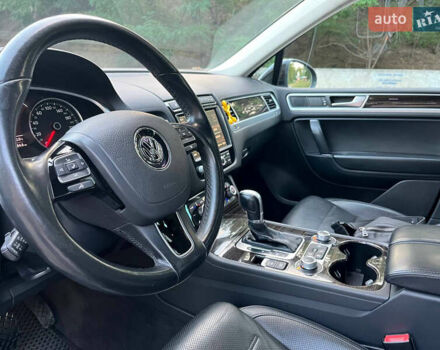 Черный Фольксваген Туарег, объемом двигателя 2.97 л и пробегом 242 тыс. км за 25900 $, фото 20 на Automoto.ua