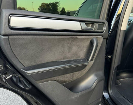 Черный Фольксваген Туарег, объемом двигателя 2.97 л и пробегом 240 тыс. км за 20500 $, фото 16 на Automoto.ua