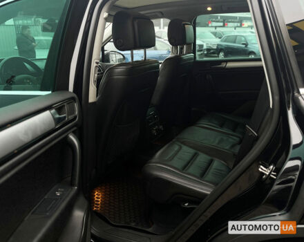 Чорний Фольксваген Туарег, об'ємом двигуна 3 л та пробігом 272 тис. км за 22990 $, фото 27 на Automoto.ua