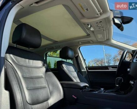 Черный Фольксваген Туарег, объемом двигателя 2.97 л и пробегом 199 тыс. км за 22000 $, фото 40 на Automoto.ua