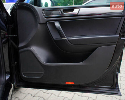 Черный Фольксваген Туарег, объемом двигателя 3 л и пробегом 236 тыс. км за 24999 $, фото 32 на Automoto.ua