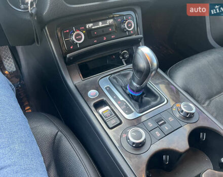 Черный Фольксваген Туарег, объемом двигателя 3 л и пробегом 265 тыс. км за 21500 $, фото 5 на Automoto.ua