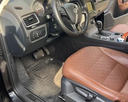 Черный Фольксваген Туарег, объемом двигателя 3 л и пробегом 258 тыс. км за 19000 $, фото 11 на Automoto.ua