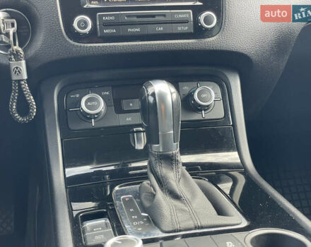 Черный Фольксваген Туарег, объемом двигателя 2.97 л и пробегом 249 тыс. км за 22500 $, фото 27 на Automoto.ua