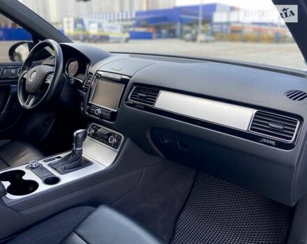 Черный Фольксваген Туарег, объемом двигателя 3 л и пробегом 223 тыс. км за 25500 $, фото 31 на Automoto.ua