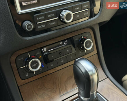 Чорний Фольксваген Туарег, об'ємом двигуна 3 л та пробігом 289 тис. км за 24900 $, фото 22 на Automoto.ua