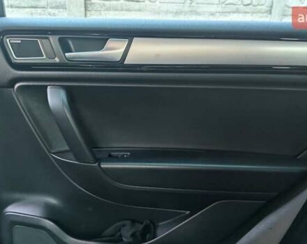 Чорний Фольксваген Туарег, об'ємом двигуна 3 л та пробігом 214 тис. км за 28000 $, фото 9 на Automoto.ua