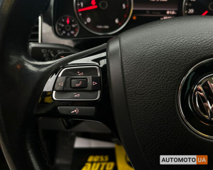 Чорний Фольксваген Туарег, об'ємом двигуна 3 л та пробігом 272 тис. км за 22990 $, фото 15 на Automoto.ua