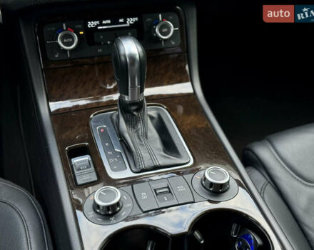 Черный Фольксваген Туарег, объемом двигателя 2.97 л и пробегом 150 тыс. км за 28500 $, фото 36 на Automoto.ua