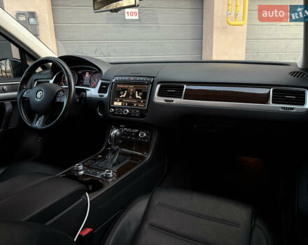 Чорний Фольксваген Туарег, об'ємом двигуна 2.97 л та пробігом 225 тис. км за 27500 $, фото 40 на Automoto.ua