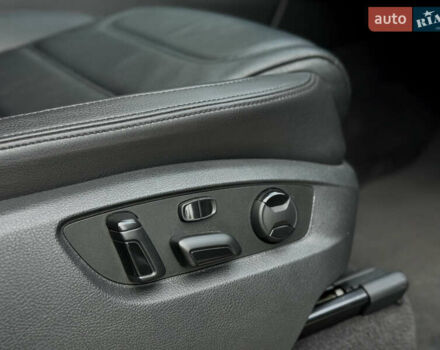 Черный Фольксваген Туарег, объемом двигателя 2.97 л и пробегом 150 тыс. км за 28500 $, фото 28 на Automoto.ua