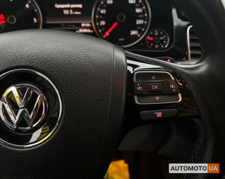 Чорний Фольксваген Туарег, об'ємом двигуна 3 л та пробігом 272 тис. км за 22990 $, фото 16 на Automoto.ua