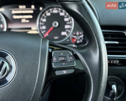 Черный Фольксваген Туарег, объемом двигателя 2.97 л и пробегом 268 тыс. км за 20990 $, фото 21 на Automoto.ua