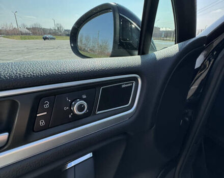 Черный Фольксваген Туарег, объемом двигателя 2.97 л и пробегом 257 тыс. км за 24000 $, фото 7 на Automoto.ua