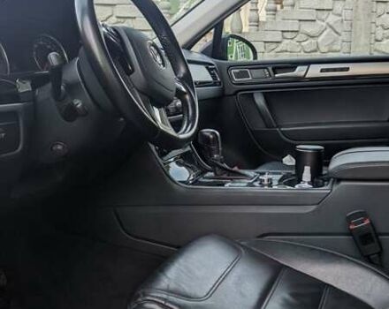 Чорний Фольксваген Туарег, об'ємом двигуна 3 л та пробігом 214 тис. км за 28000 $, фото 12 на Automoto.ua