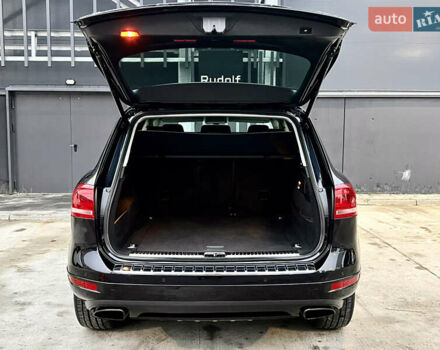 Черный Фольксваген Туарег, объемом двигателя 3 л и пробегом 245 тыс. км за 19500 $, фото 46 на Automoto.ua