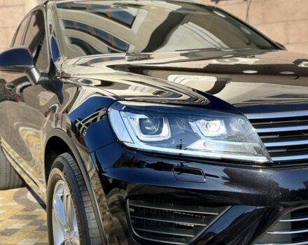 Черный Фольксваген Туарег, объемом двигателя 3 л и пробегом 216 тыс. км за 27400 $, фото 3 на Automoto.ua