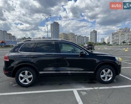 Чорний Фольксваген Туарег, об'ємом двигуна 3 л та пробігом 195 тис. км за 20950 $, фото 3 на Automoto.ua