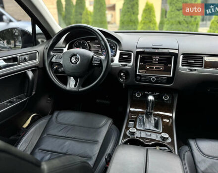 Черный Фольксваген Туарег, объемом двигателя 2.97 л и пробегом 150 тыс. км за 28500 $, фото 29 на Automoto.ua