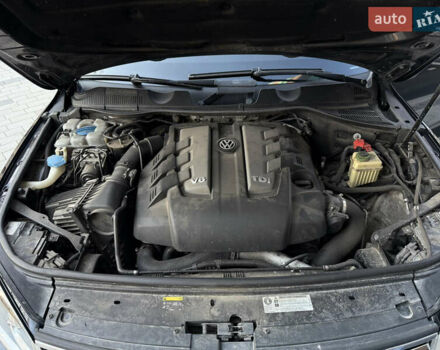 Чорний Фольксваген Туарег, об'ємом двигуна 2.97 л та пробігом 225 тис. км за 27500 $, фото 57 на Automoto.ua